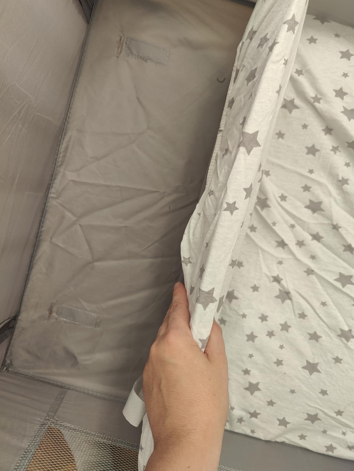 Bebé Confort Sweet Dreams lettino viaggio Mineral Graphite con finestra
