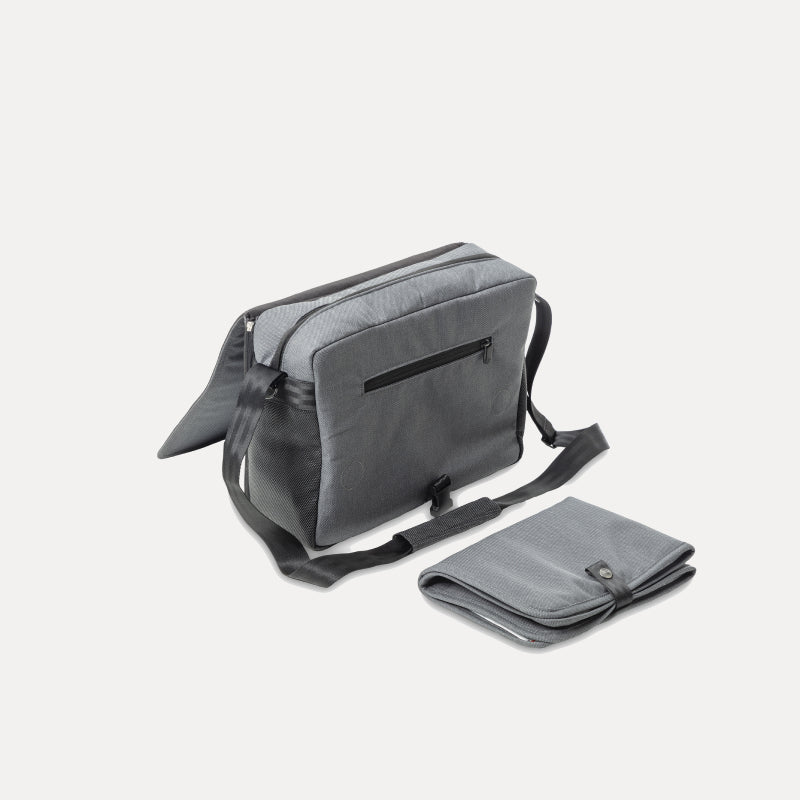 Mutsy Nio borsa fasciatoio nursery con materassino