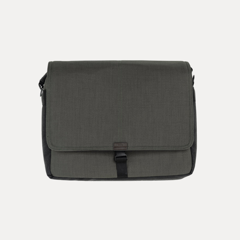 Mutsy Nio borsa fasciatoio nursery con materassino
