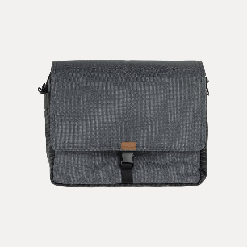 Mutsy Nio borsa fasciatoio nursery con materassino
