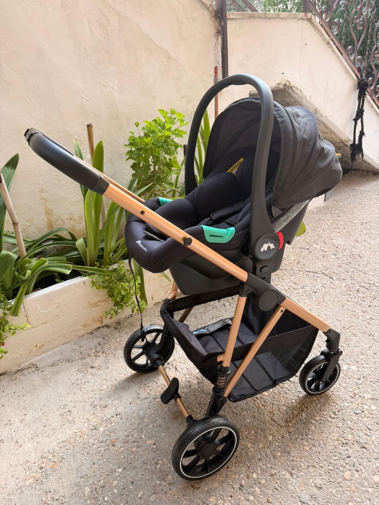 Bebé Confort Zaria Trio passeggino 3 in 1 nero oro i-Size