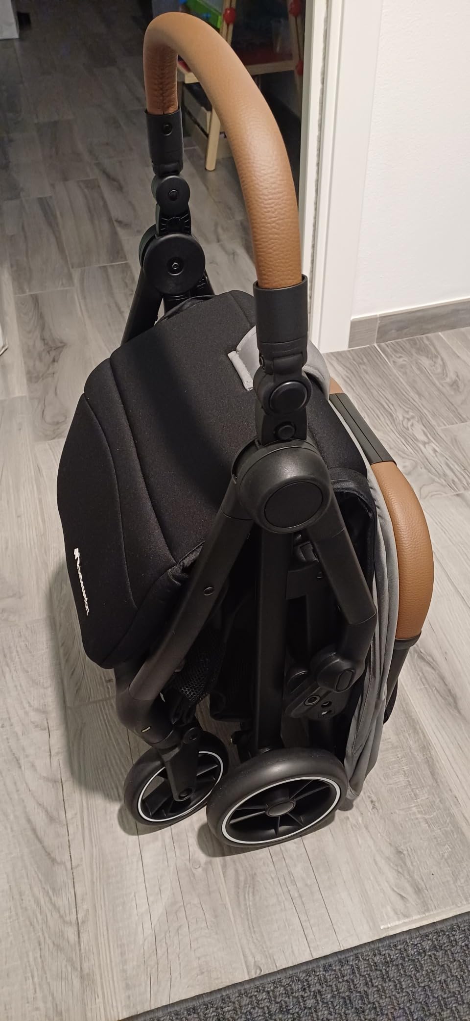 Bebé Confort Sunlite passeggino Tinted Grey compatto
