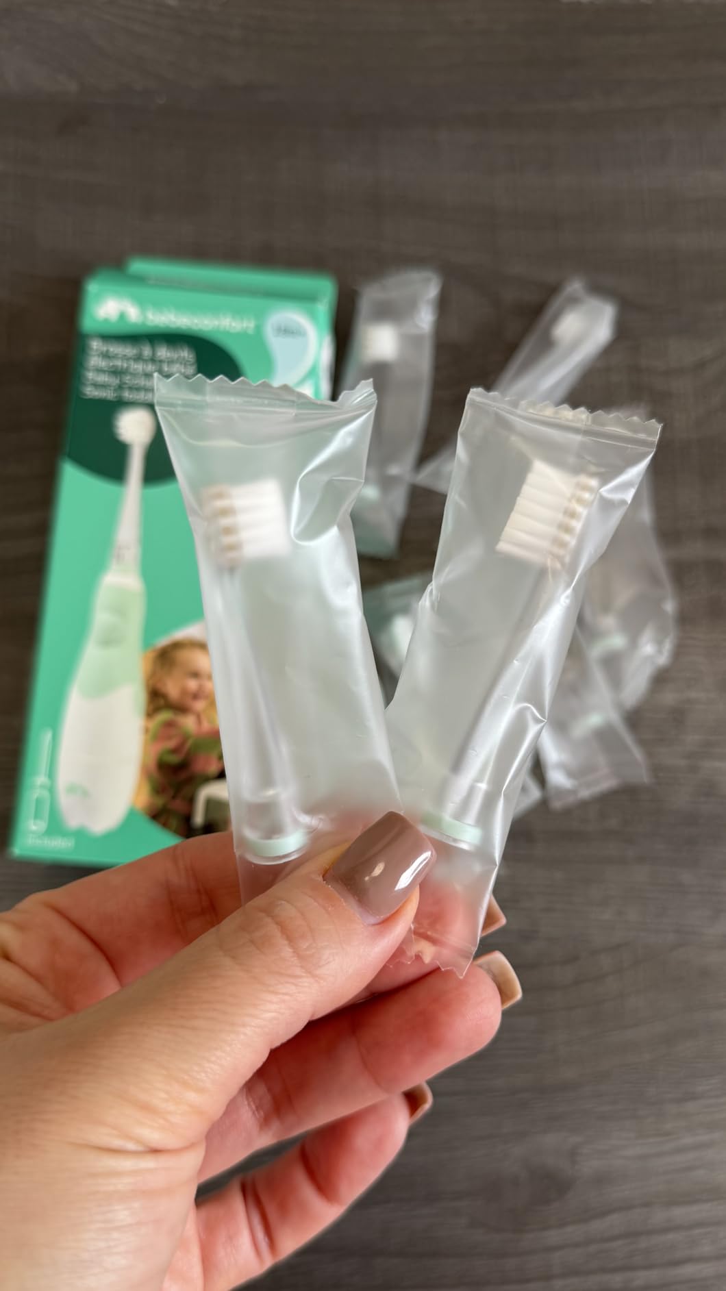 Bebé Confort spazzolino elettrico bambini 18 mesi 8 testine