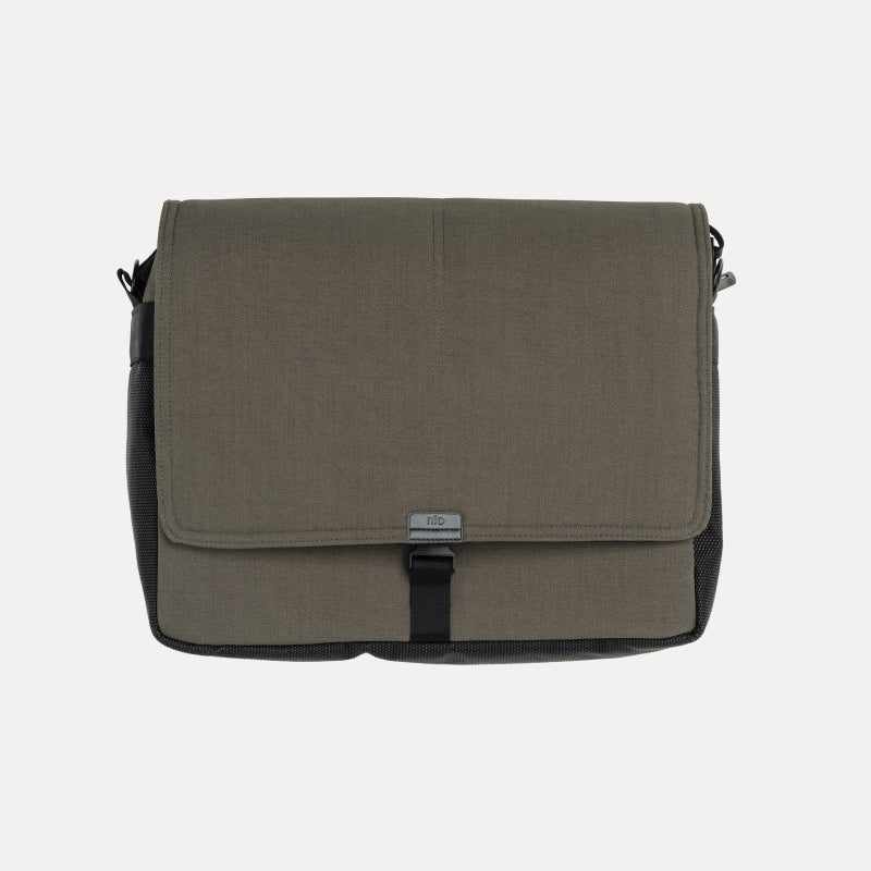 Mutsy Nio borsa fasciatoio nursery con materassino