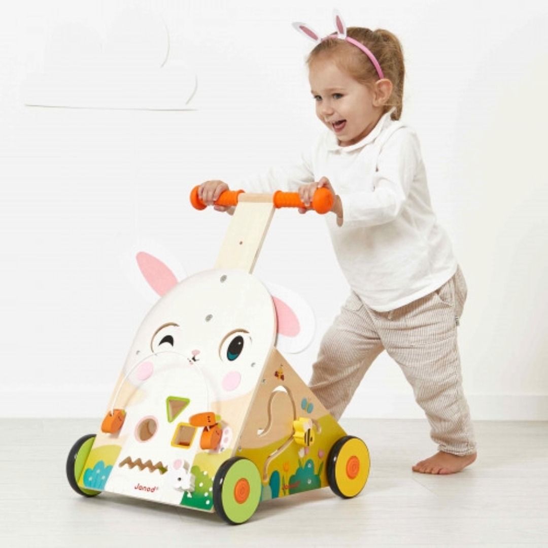 Janod Coniglio carrello multiattività legno 9 giochi