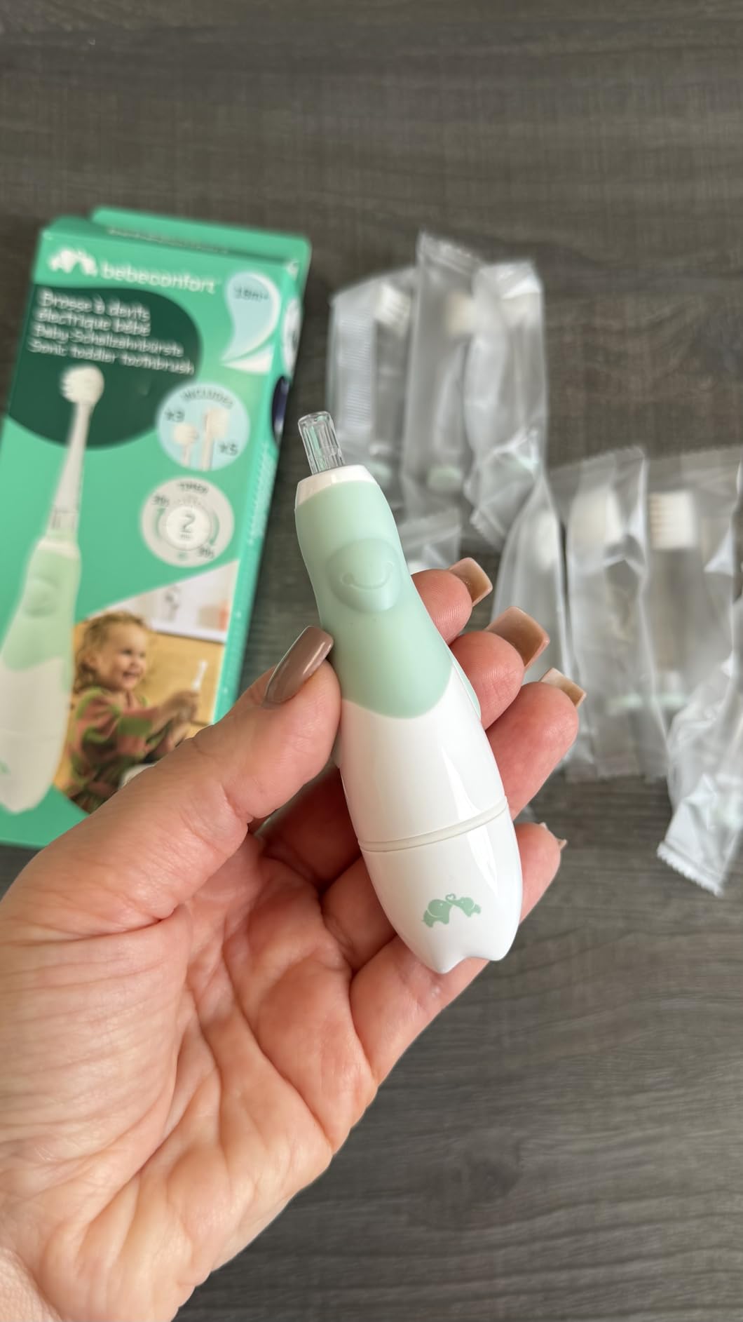 Bebé Confort spazzolino elettrico bambini 18 mesi 8 testine