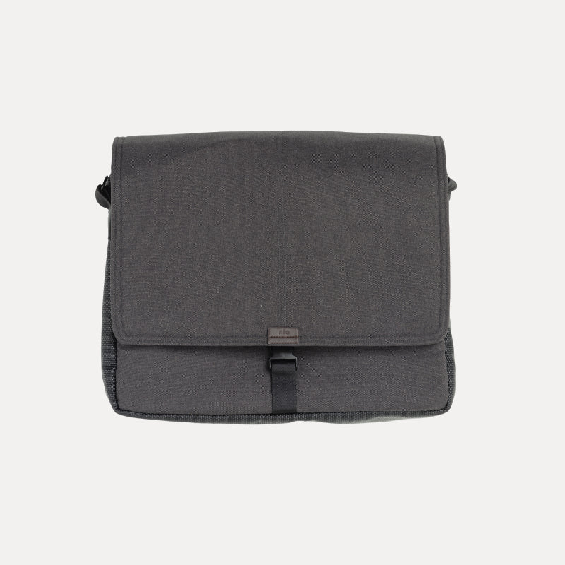 Mutsy Nio borsa fasciatoio nursery con materassino