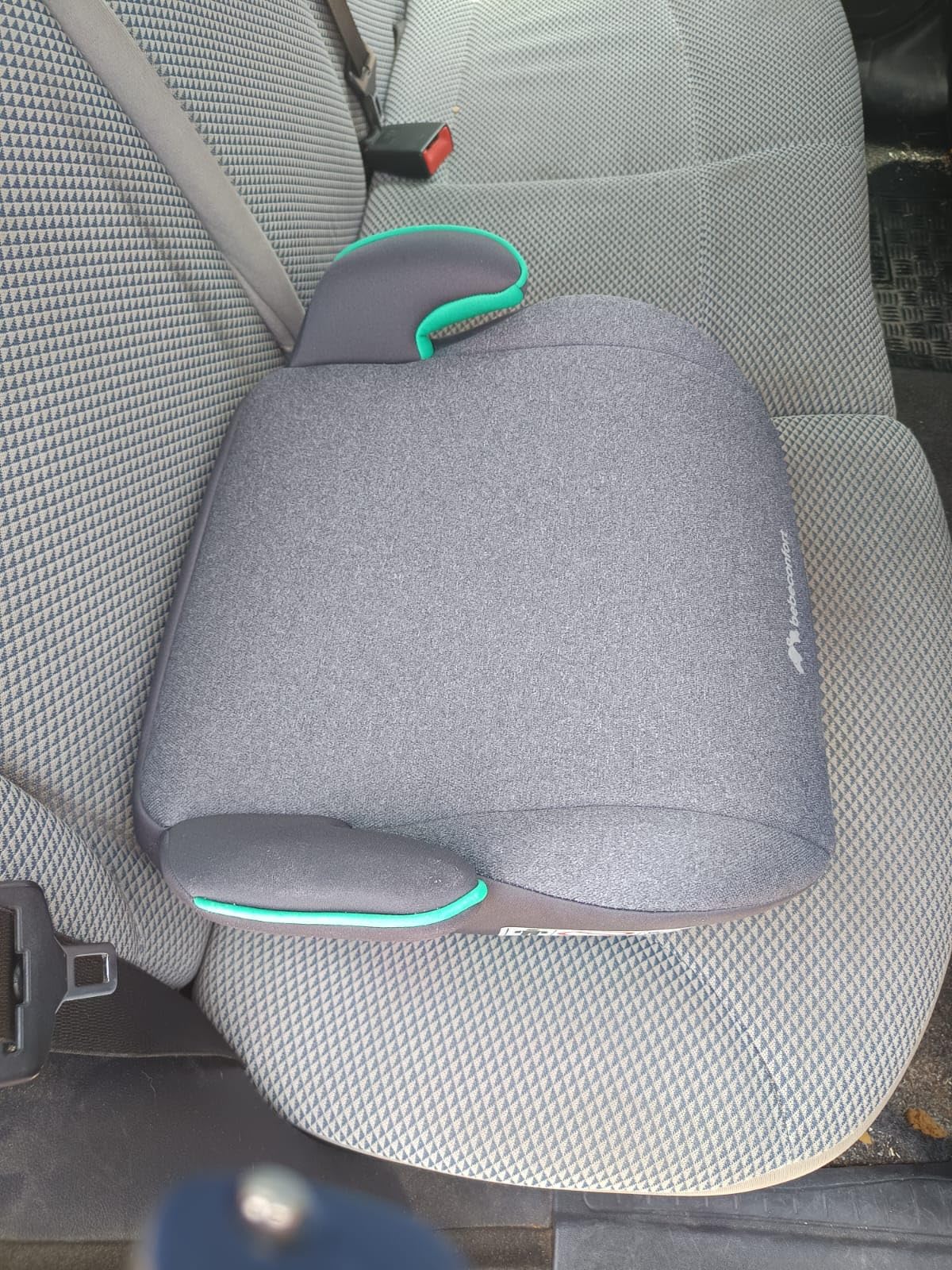 Bebé Confort Manga i-Safe alzatina Tinted Grey