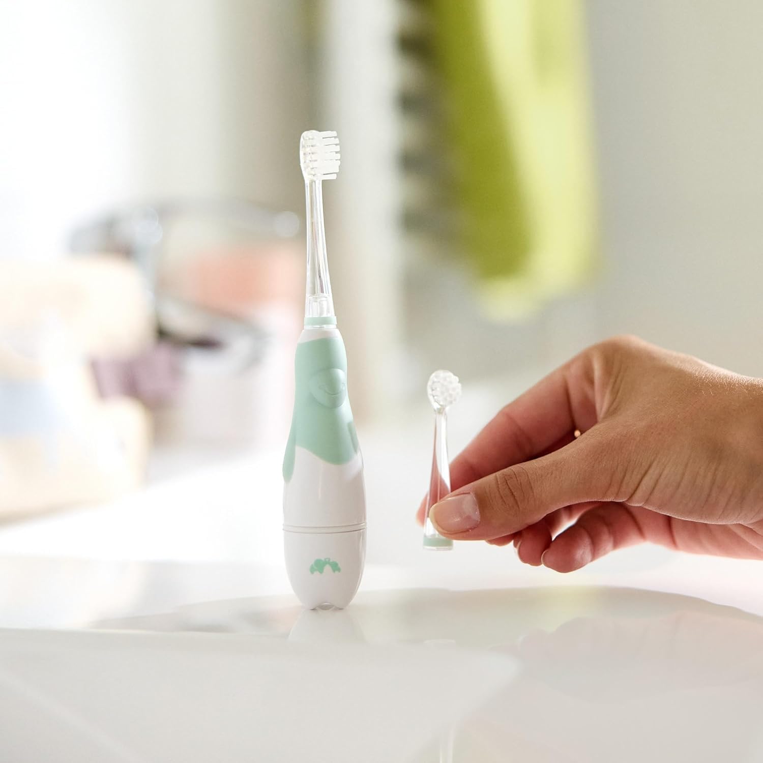 Bebé Confort spazzolino elettrico bambini 18 mesi 8 testine