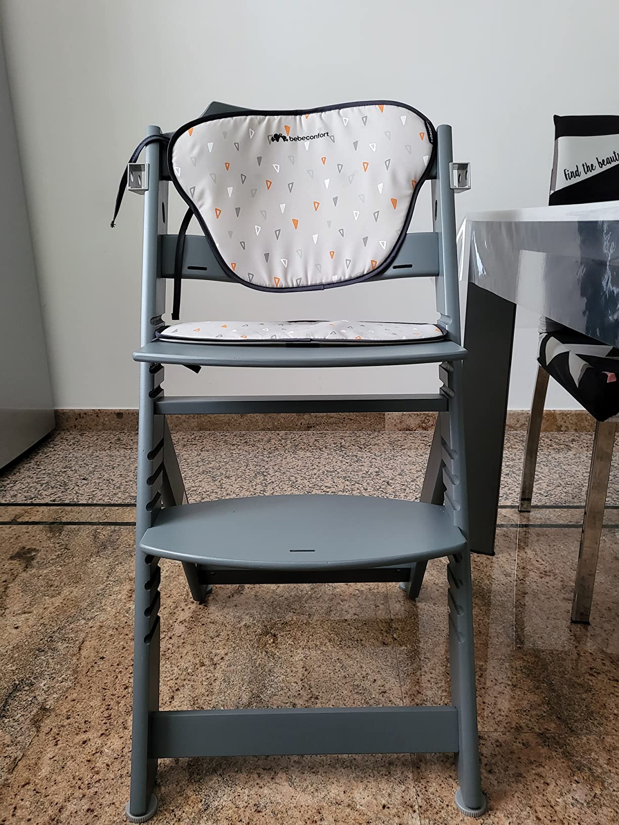 Bebé Confort Timba seggiolone in legno Warm Gray con cuscino