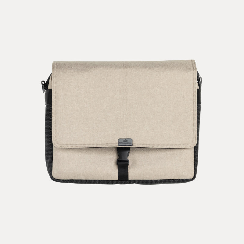 Mutsy Nio borsa fasciatoio nursery con materassino