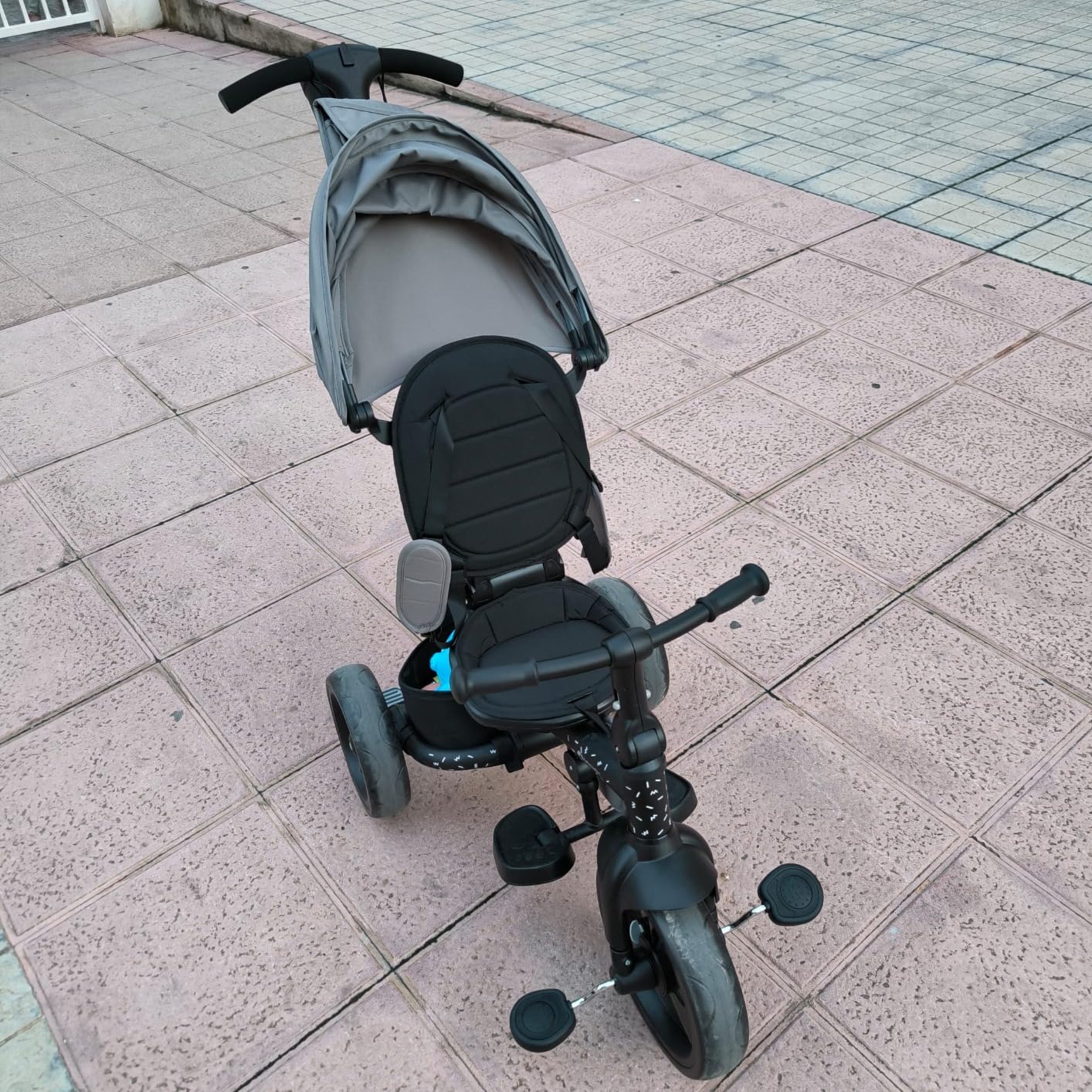 Bebé Confort Windy triciclo Tinted Grey evolutivo