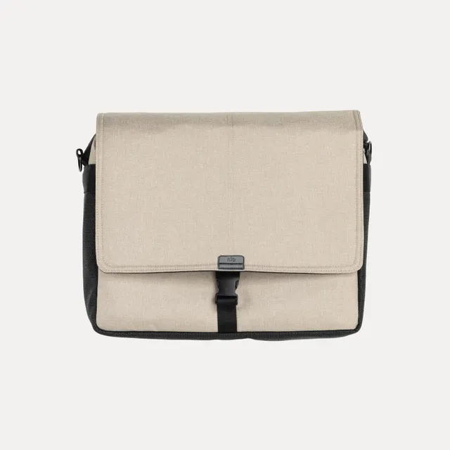 Mutsy Nio borsa fasciatoio nursery con materassino