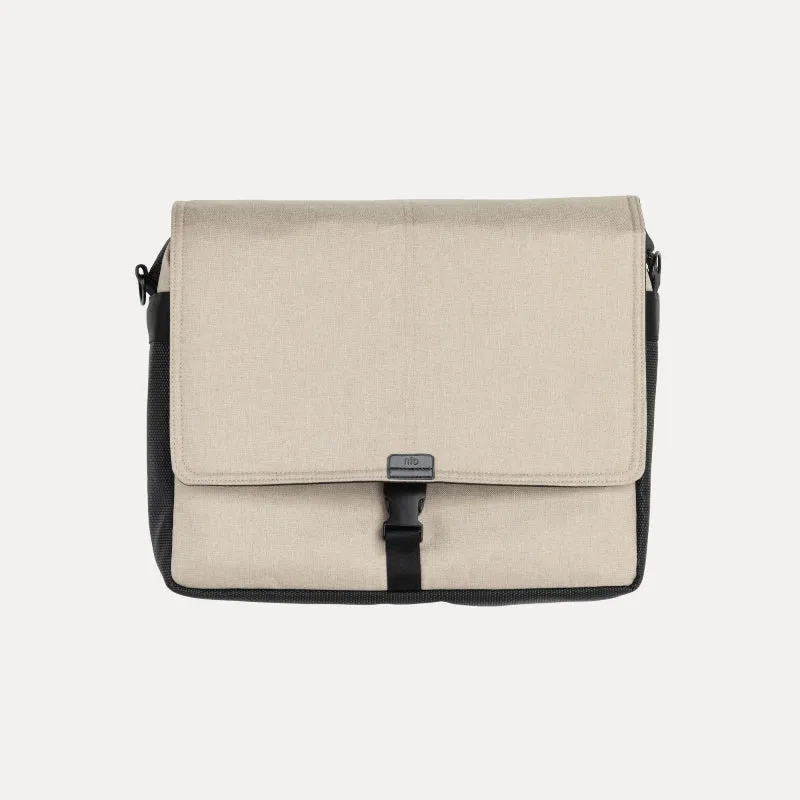 Mutsy Nio borsa fasciatoio nursery con materassino