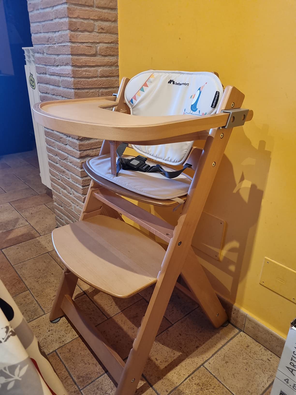 Bebé Confort Timba seggiolone in legno Warm Gray con cuscino