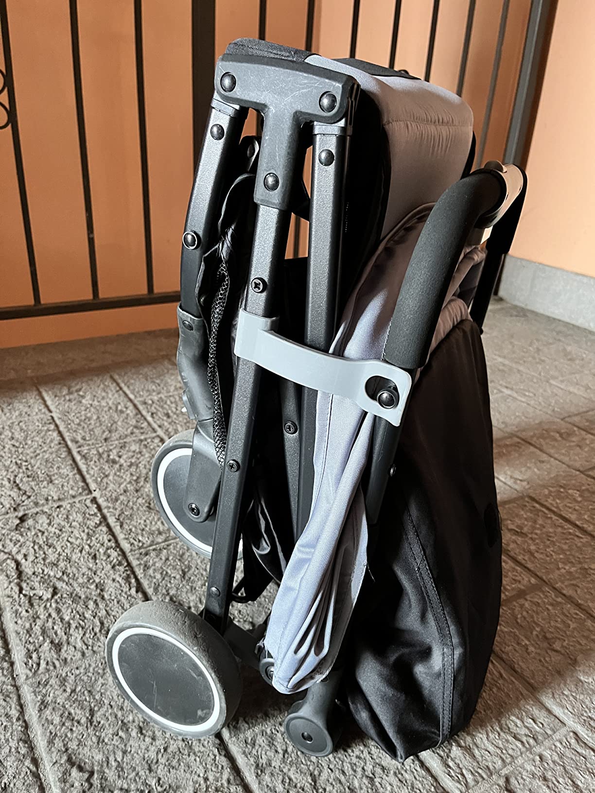 Bebé Confort Soko passeggino leggero Mineral Graphite